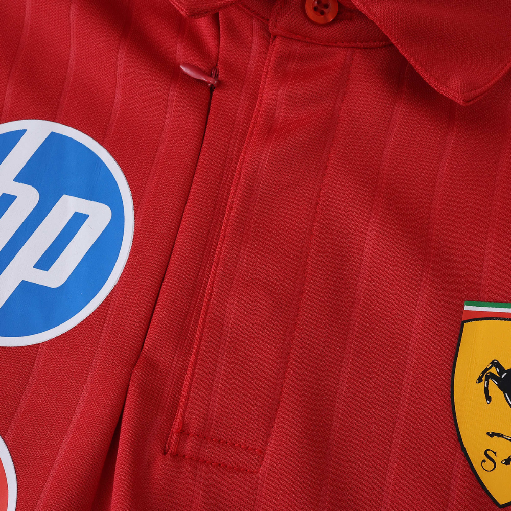 Polo del team Ferrari F1 2025